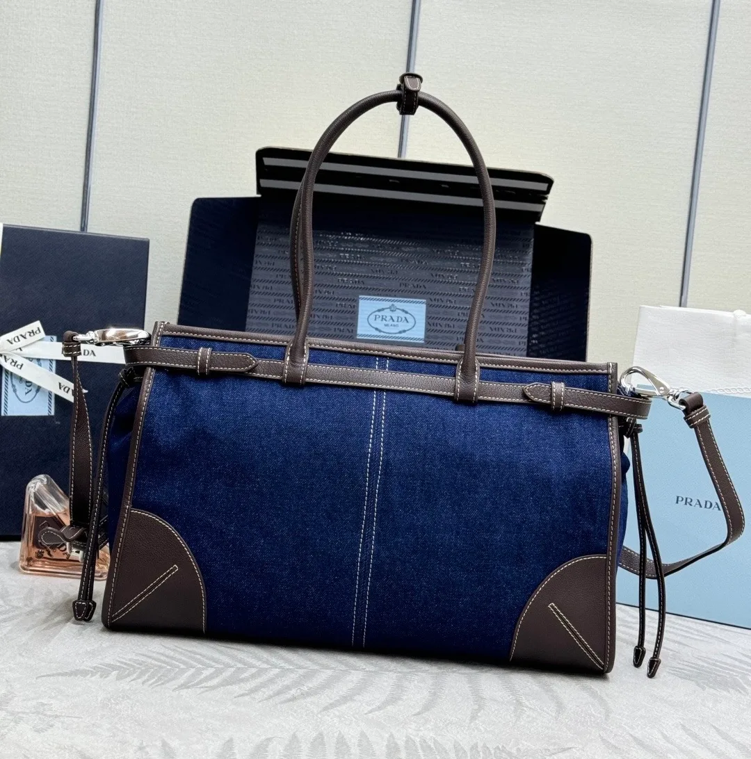 Классические Сумки Женские Prada 11682107