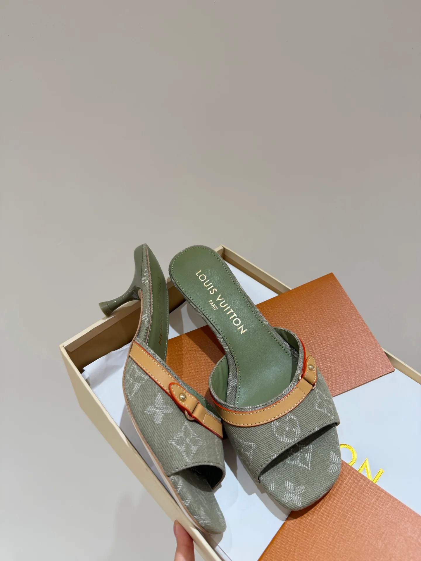 Сандалии Женские Louis Vuitton 11764081