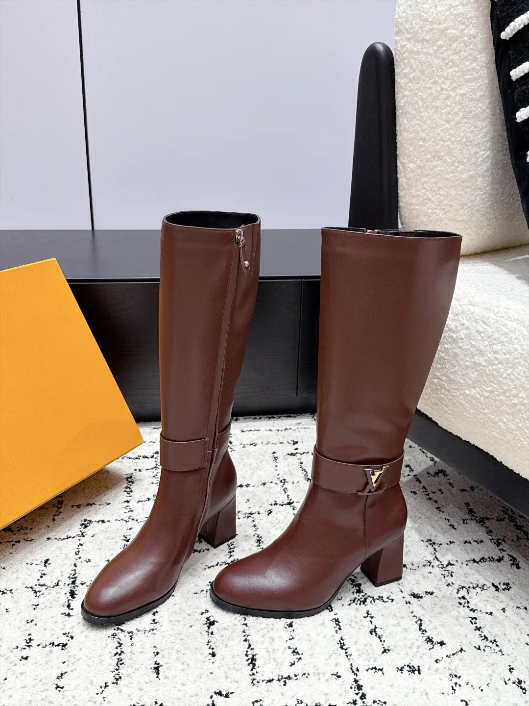 Сапоги Женские Louis Vuitton 18125190