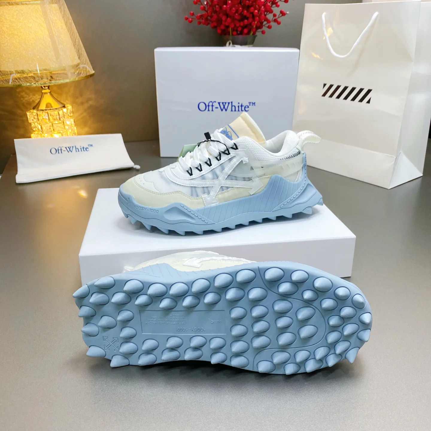 Кроссовки Женские Off-White 17530536