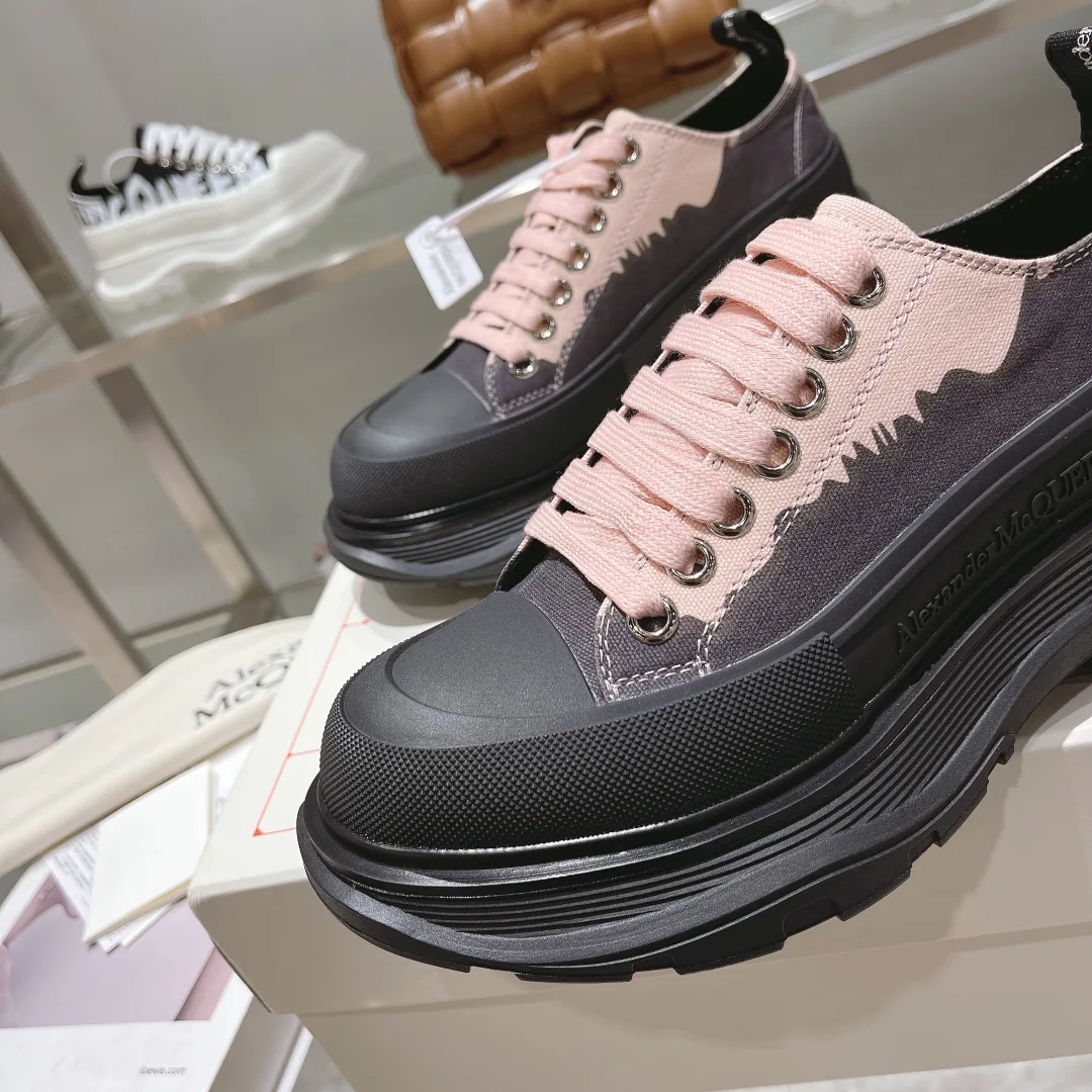 Кроссовки Женские Alexander Mcqueen 18561934