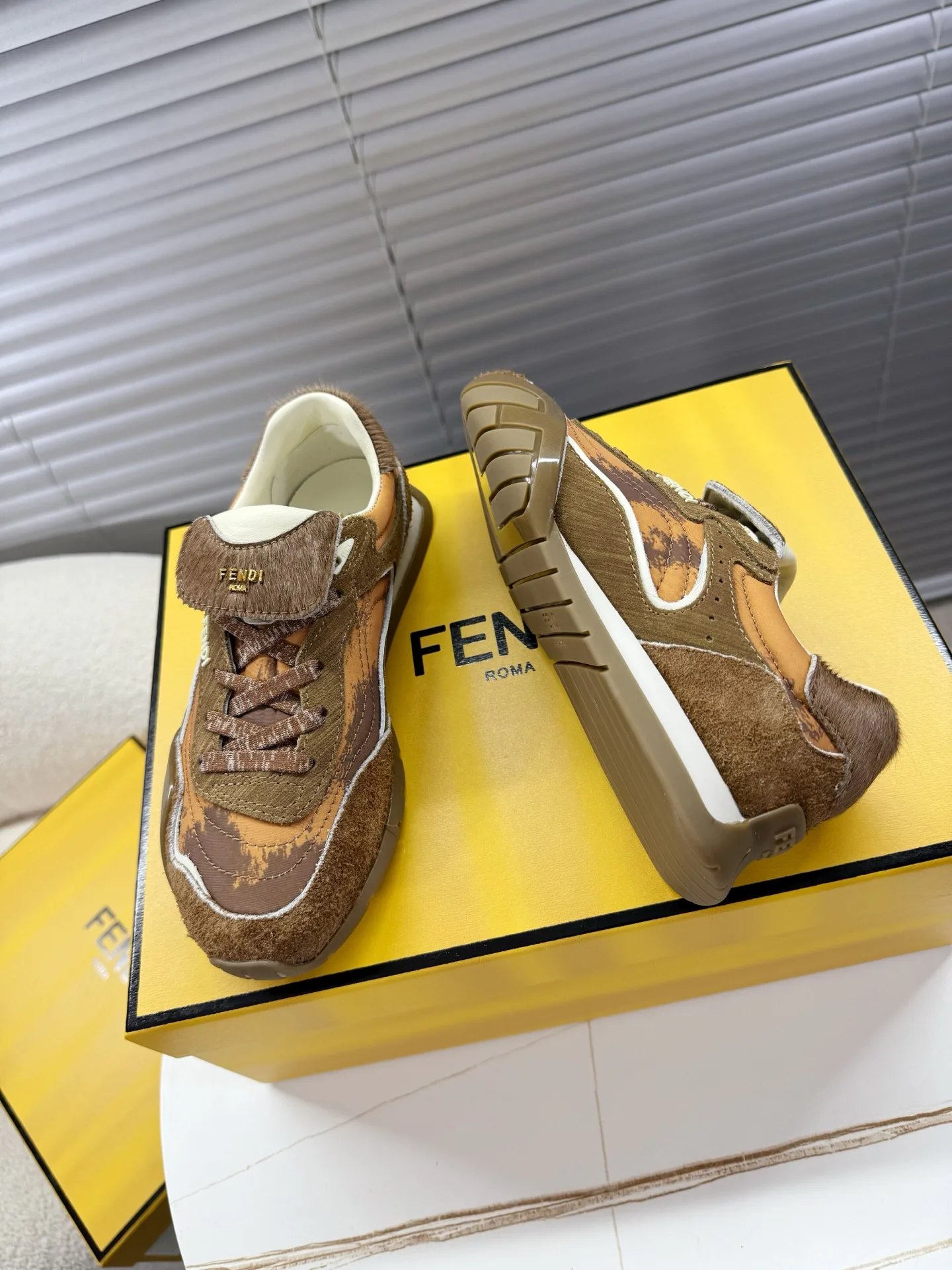 Кроссовки Женские Fendi 254841