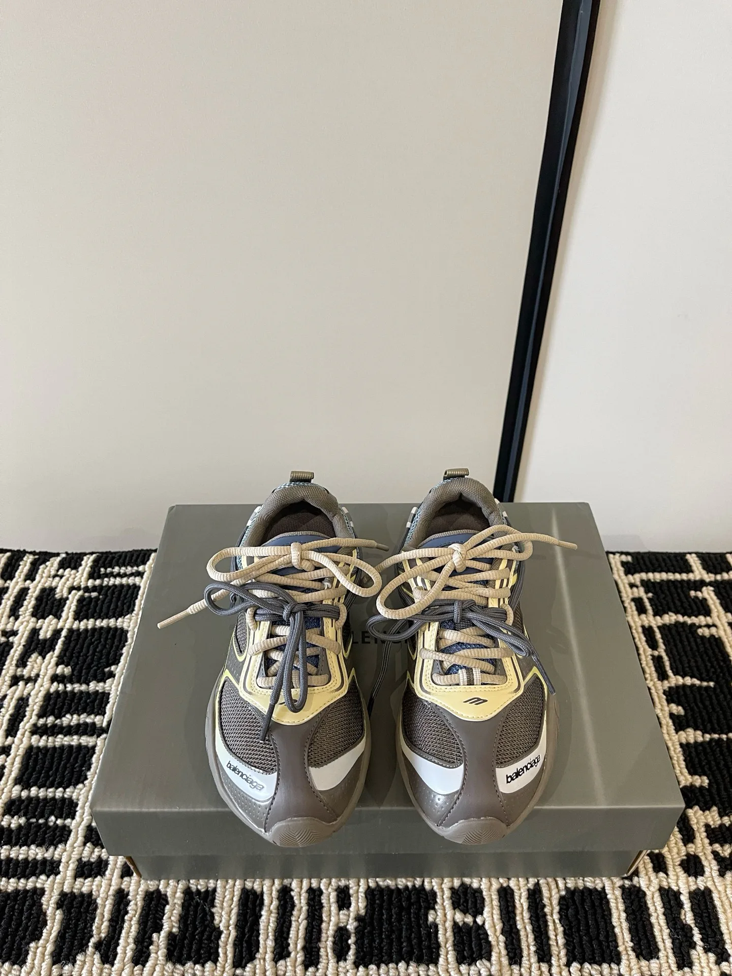 Кроссовки Женские Balenciaga 18386313