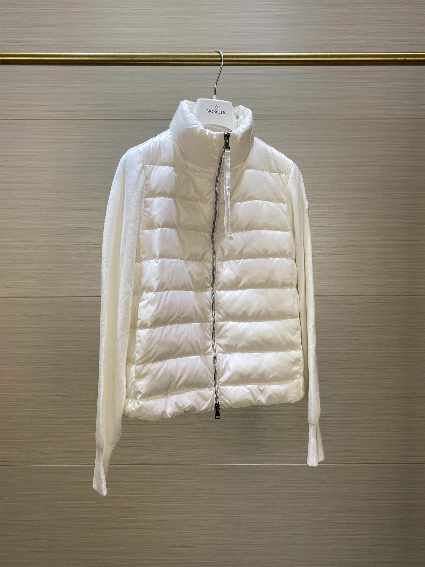 Куртки И Пуховики Женские Moncler 19636337