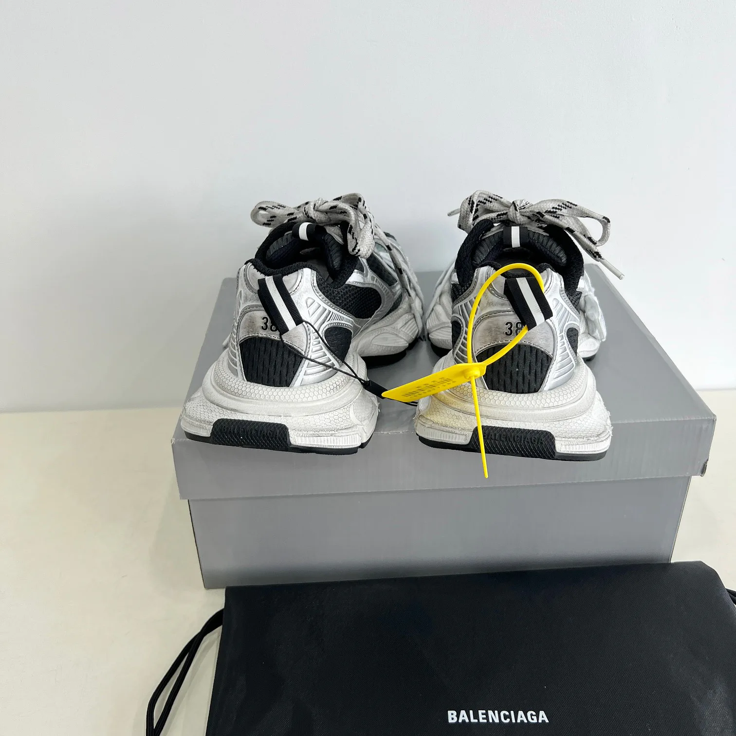 Кроссовки Женские Balenciaga 19128925