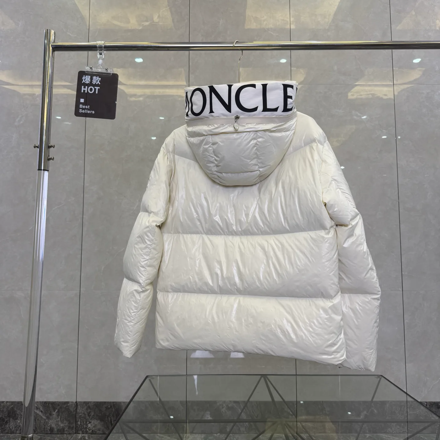 Куртки И Пуховики Женские Moncler 18391717