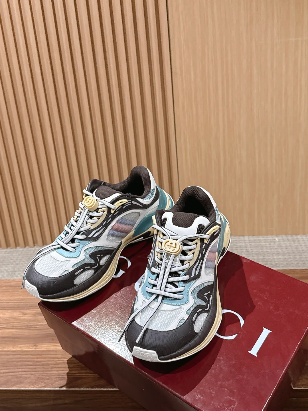 Кроссовки Мужские Gucci 18889239