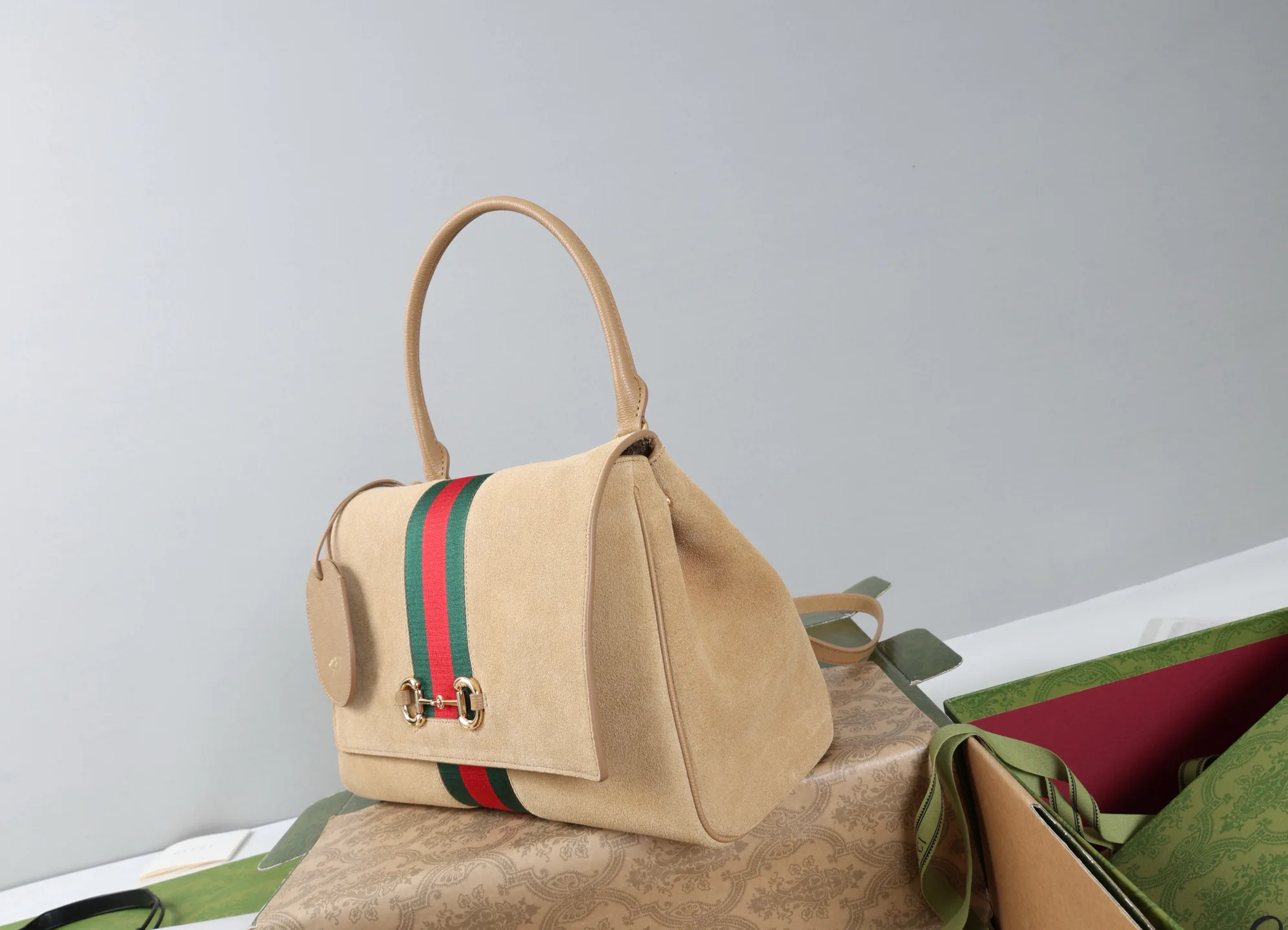 Классические Сумки Женские Gucci 18250566