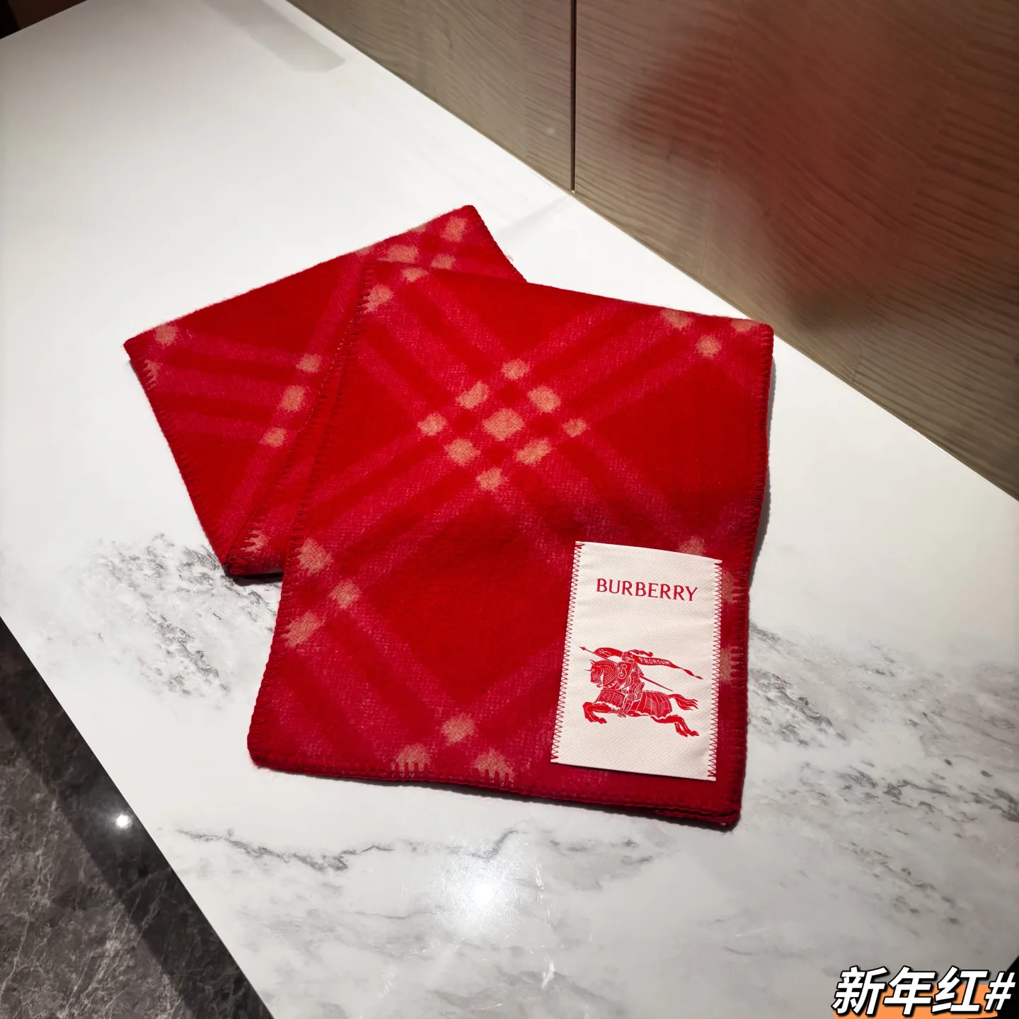 Шарфы Burberry 18507380