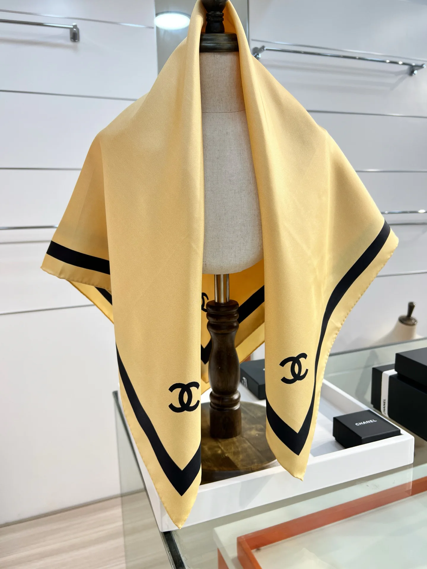 Платки Chanel 12794592