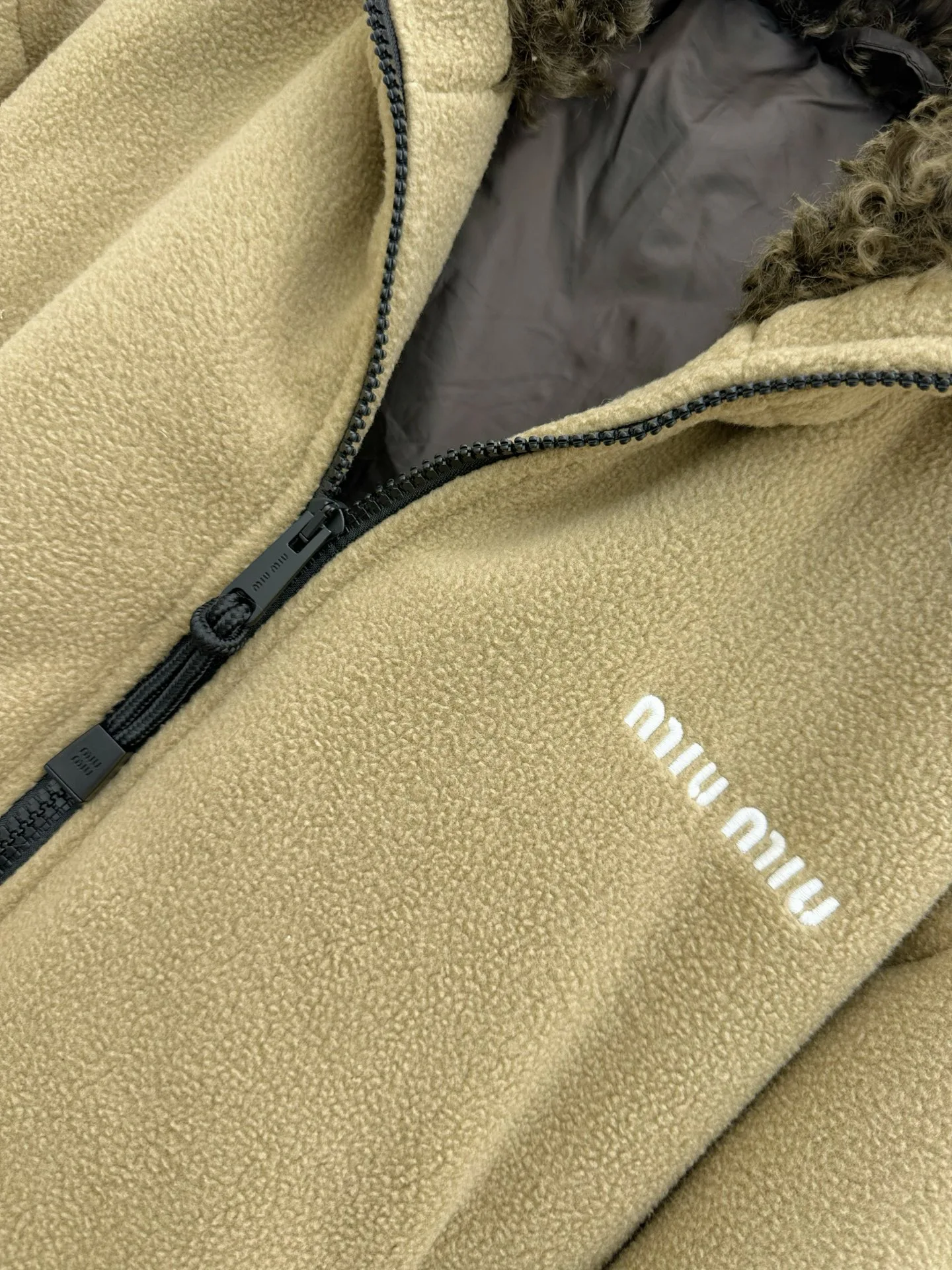 Куртки И Пуховики Женские Miu Miu 18364702