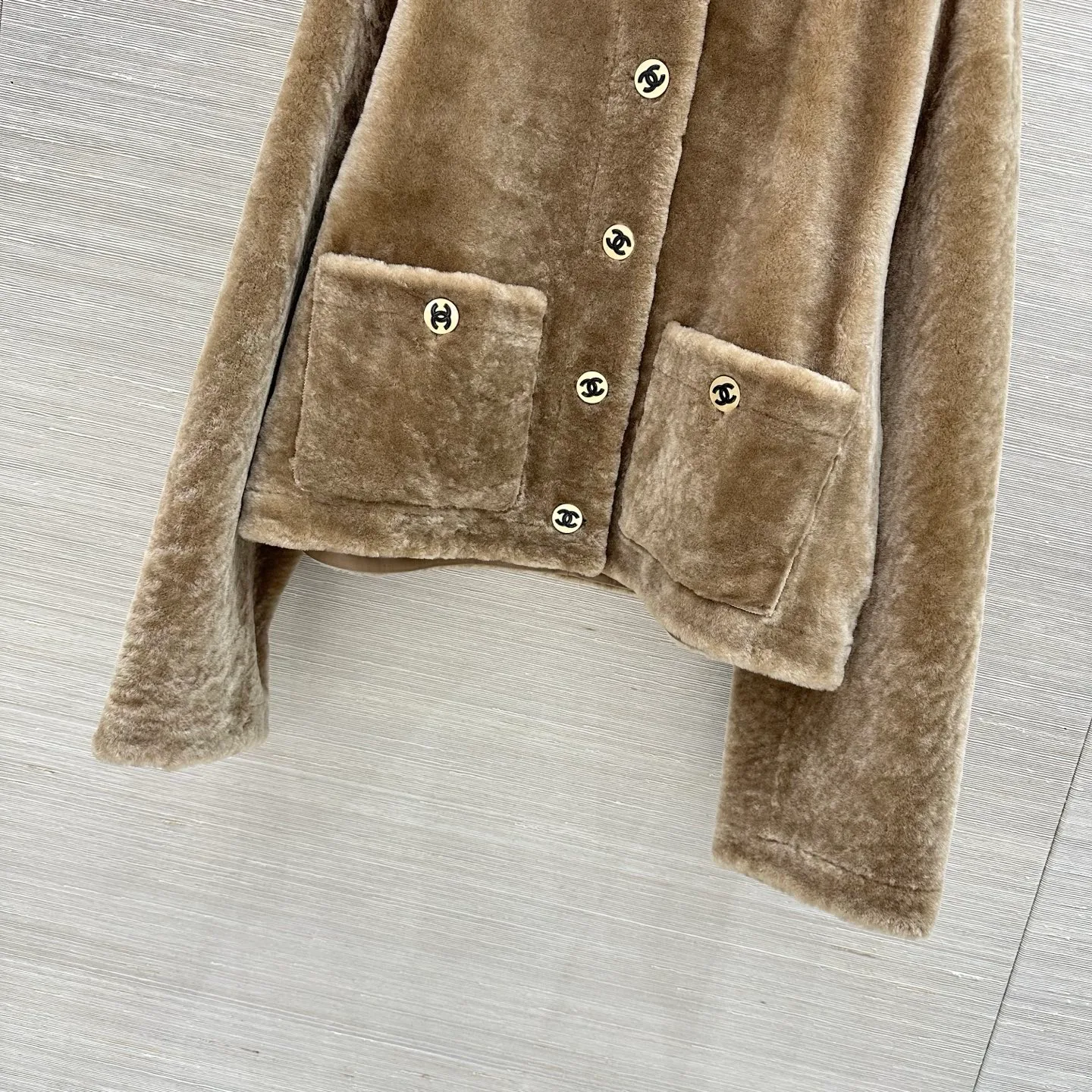 Кожаные Куртки И Дублёнки Женские Chanel 18230384