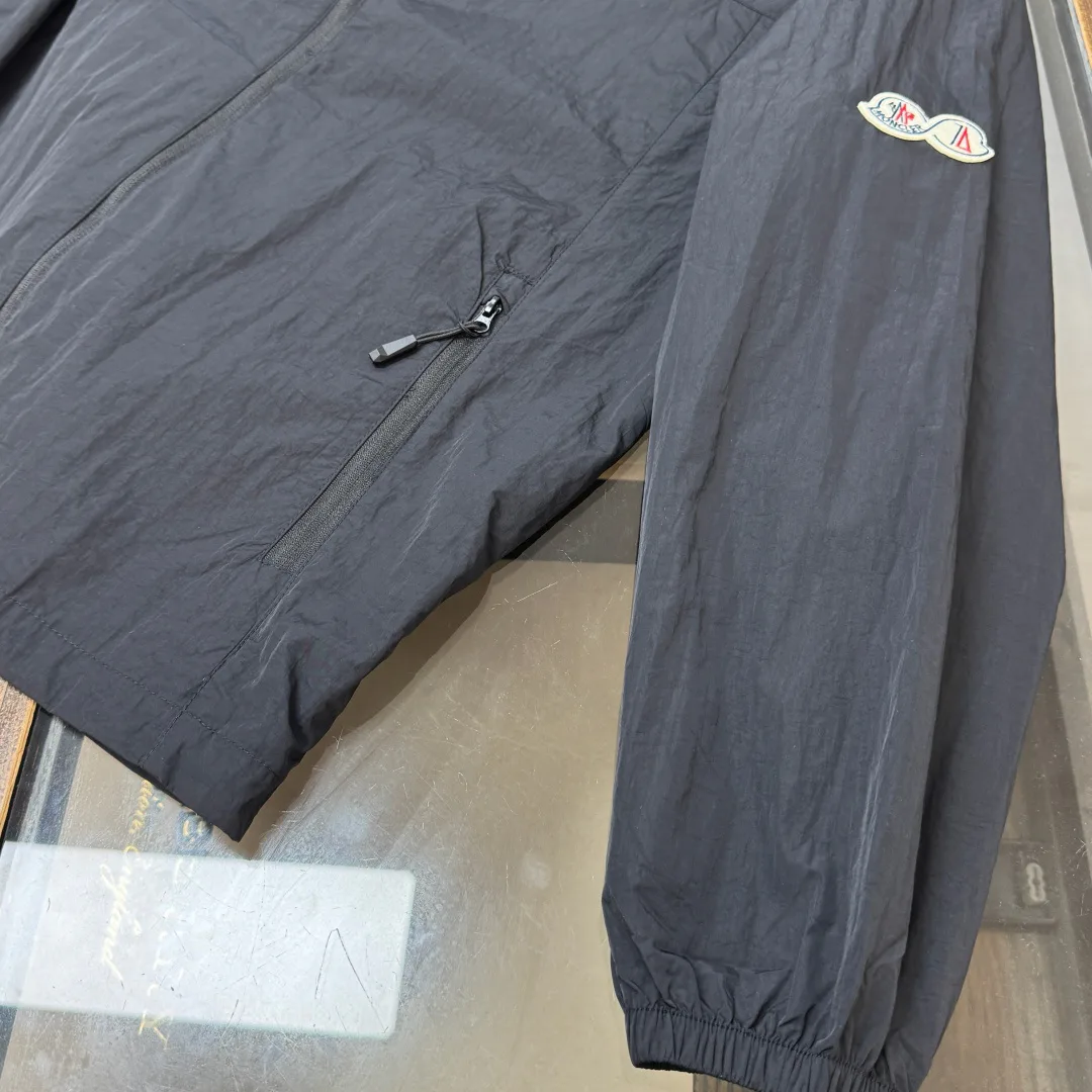 Куртки И Пуховики Мужские Moncler 17286043