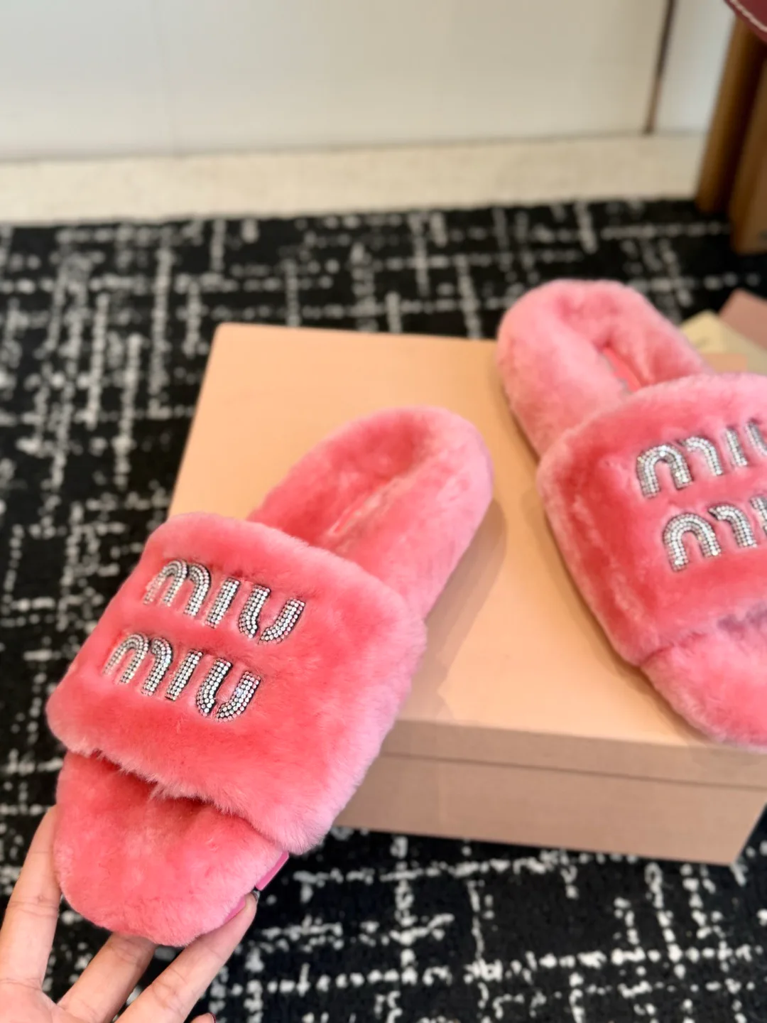 Тапочки Женские Miu Miu 18139568