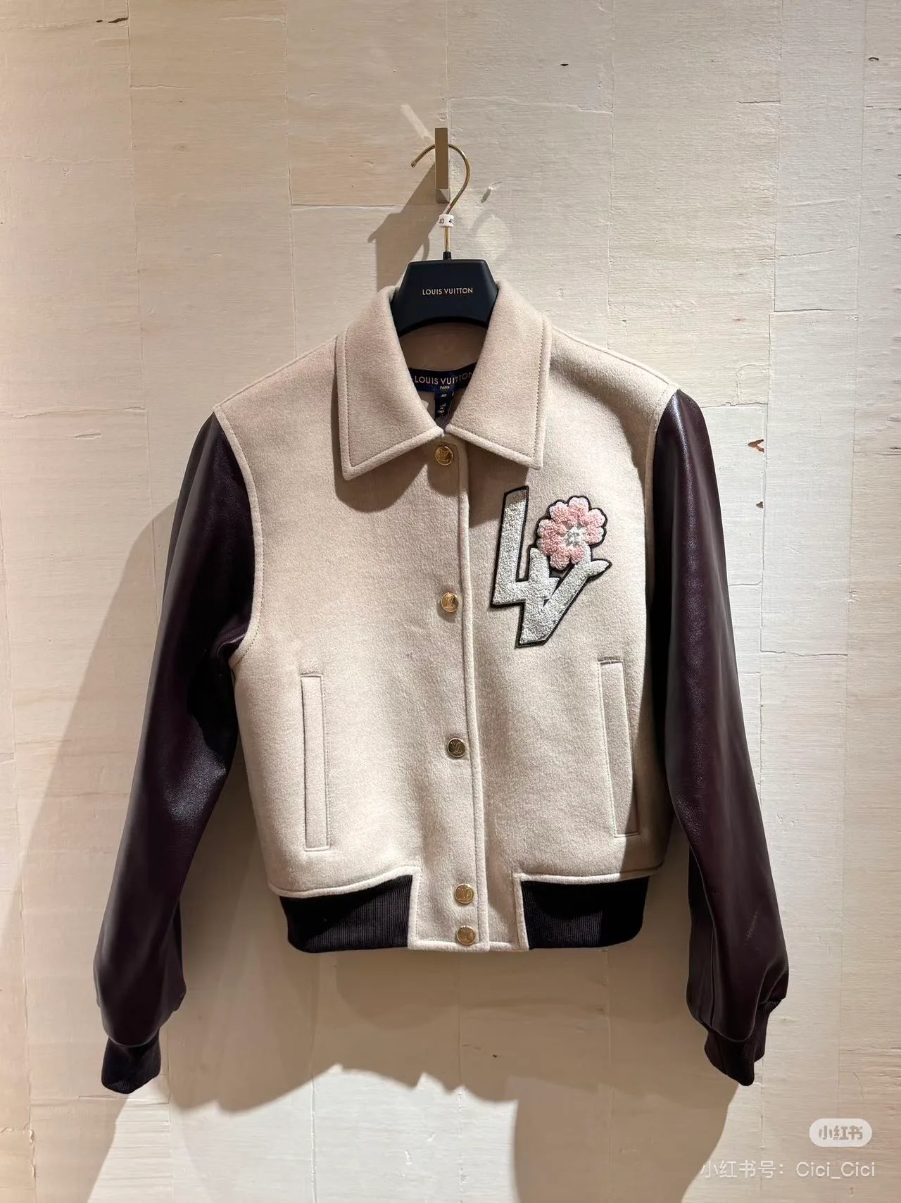 Куртки И Пуховики Женские Louis Vuitton 3391664