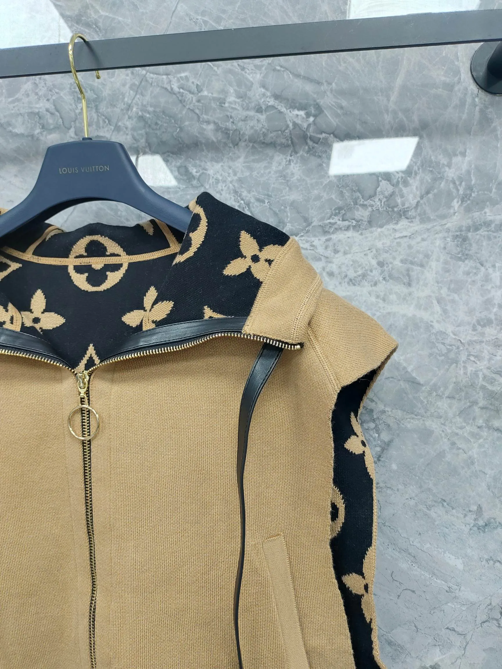 Жилеты Женские Louis Vuitton 18203434