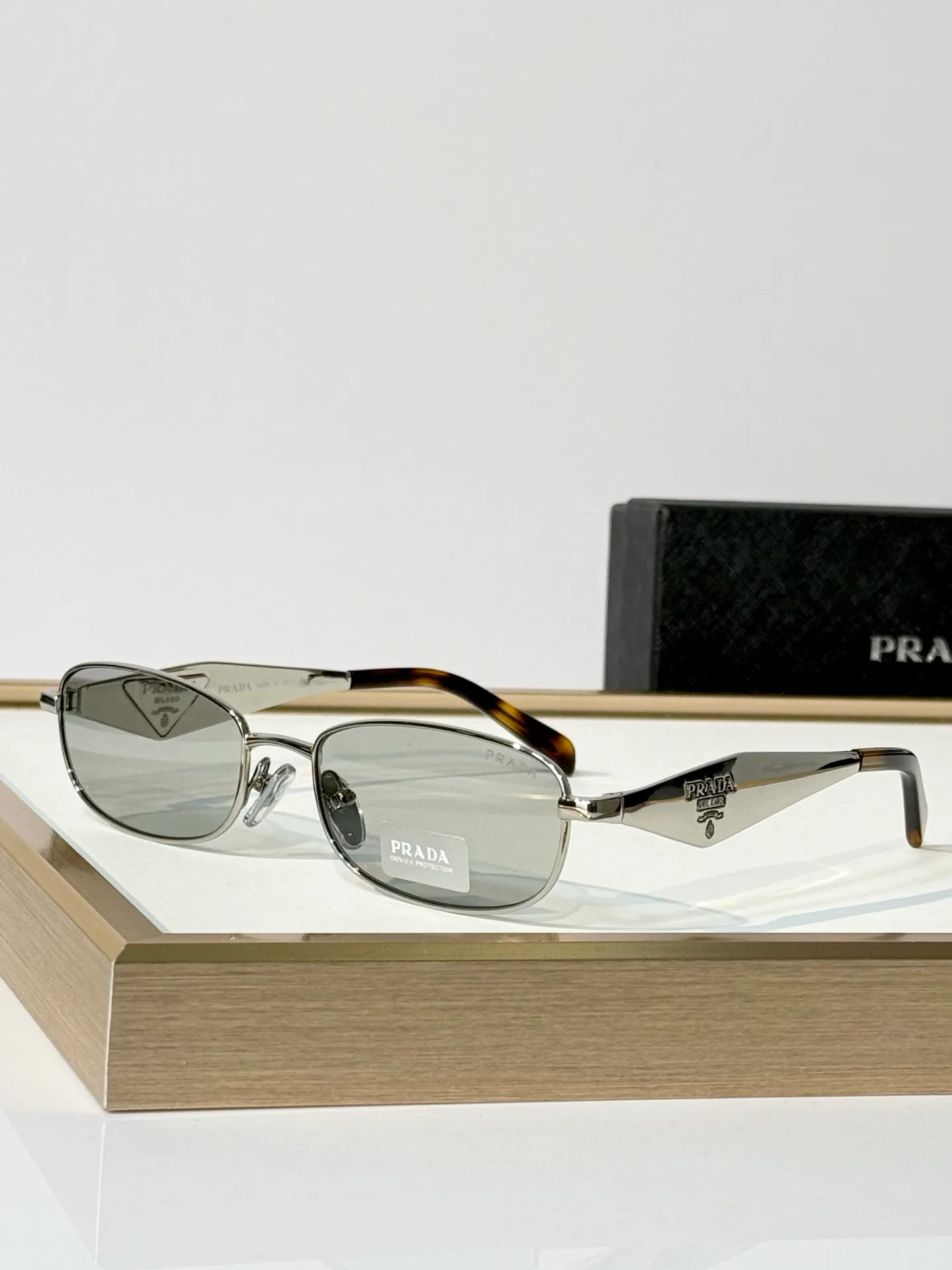 Очки Prada 18404815