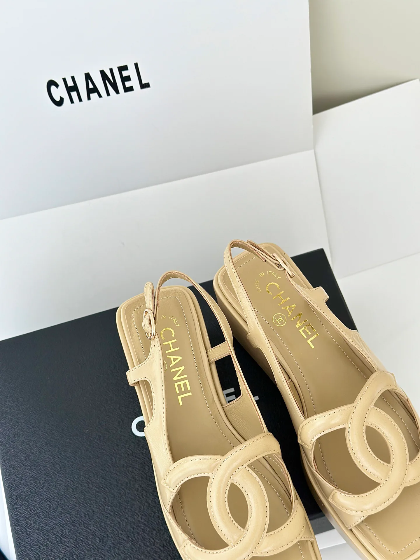 Босоножки Женские Chanel 18143039