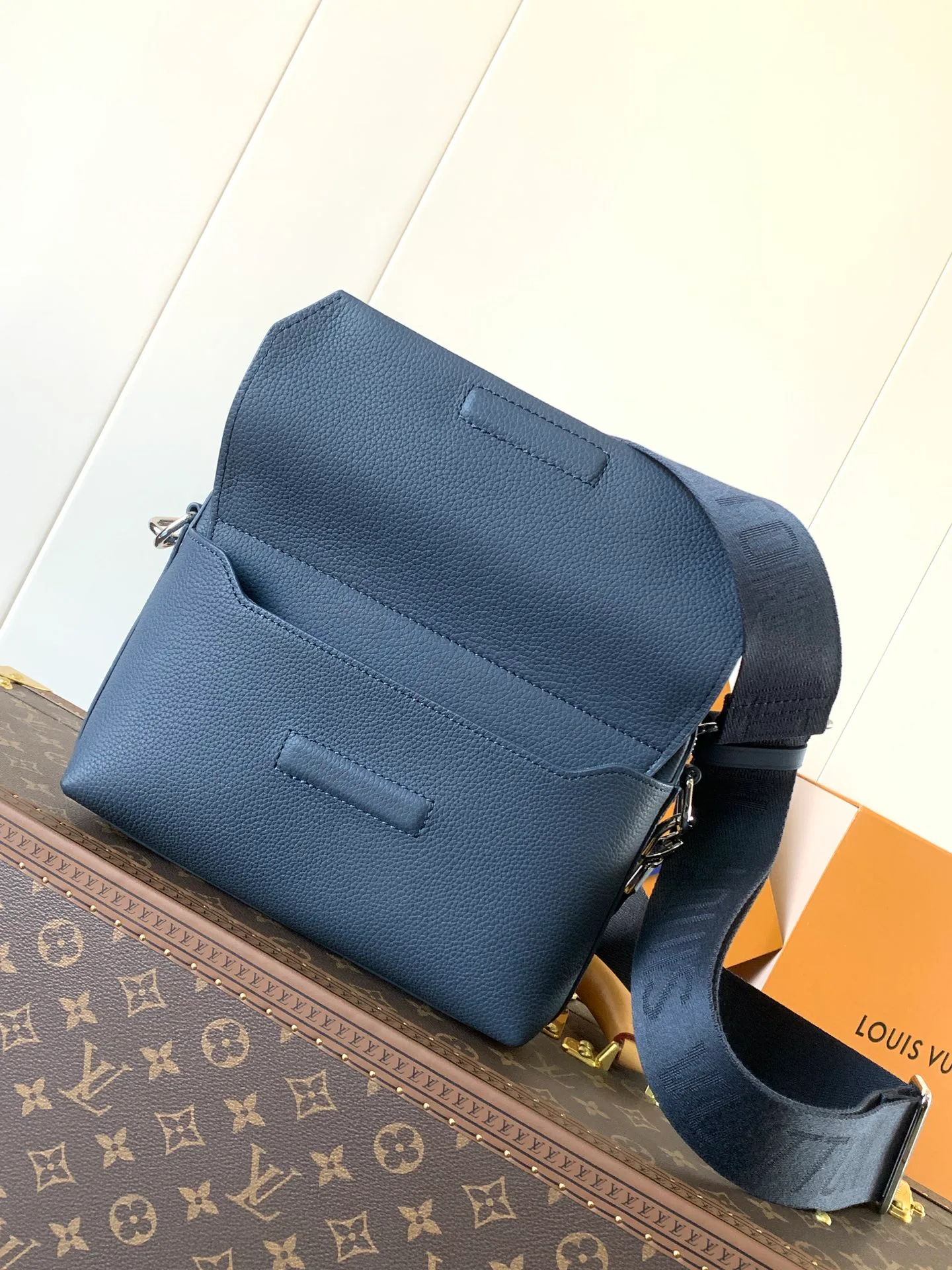 Сумки На Ремне Женские Louis Vuitton 13435240