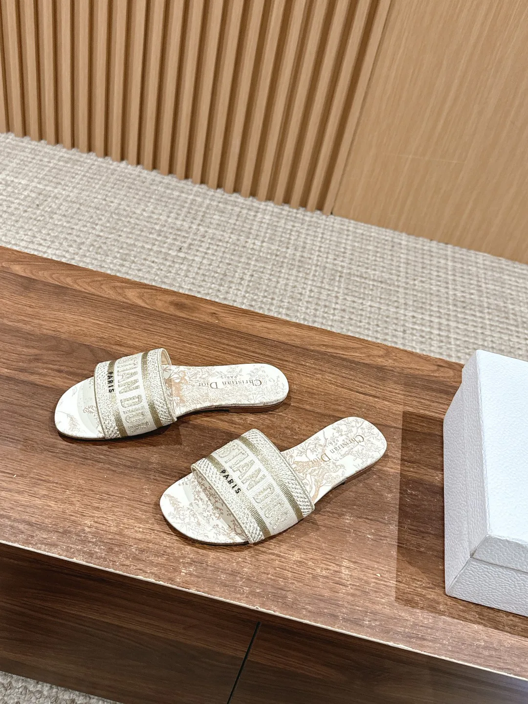 Шлепанцы Женские Christian Dior 11599937