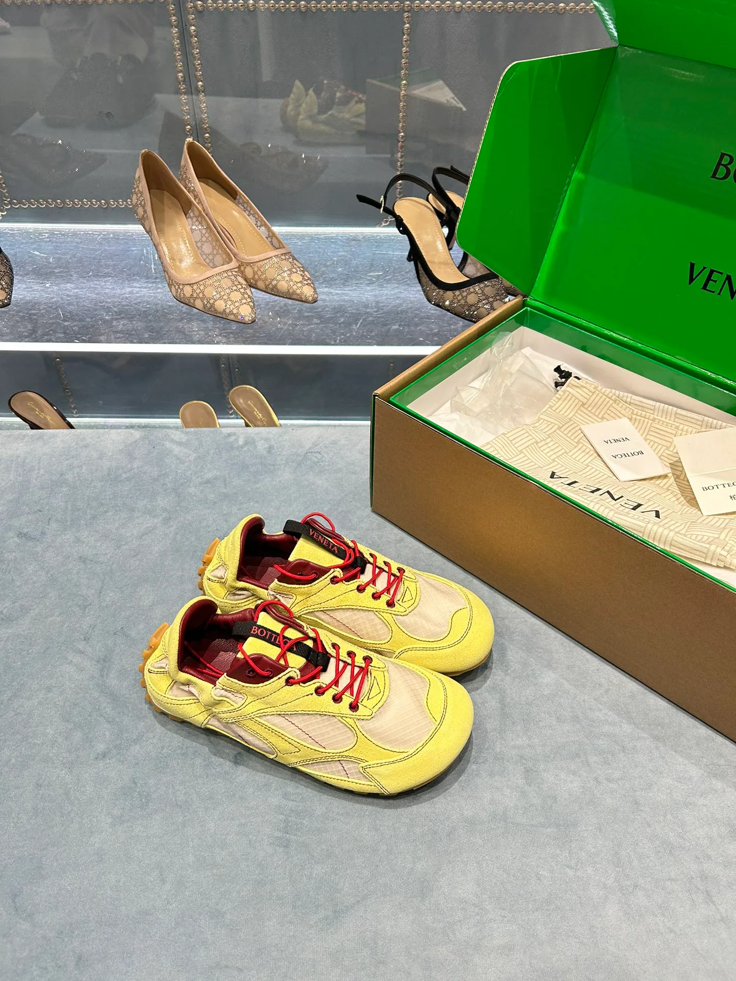 Кроссовки Женские Bottega Veneta 2383443