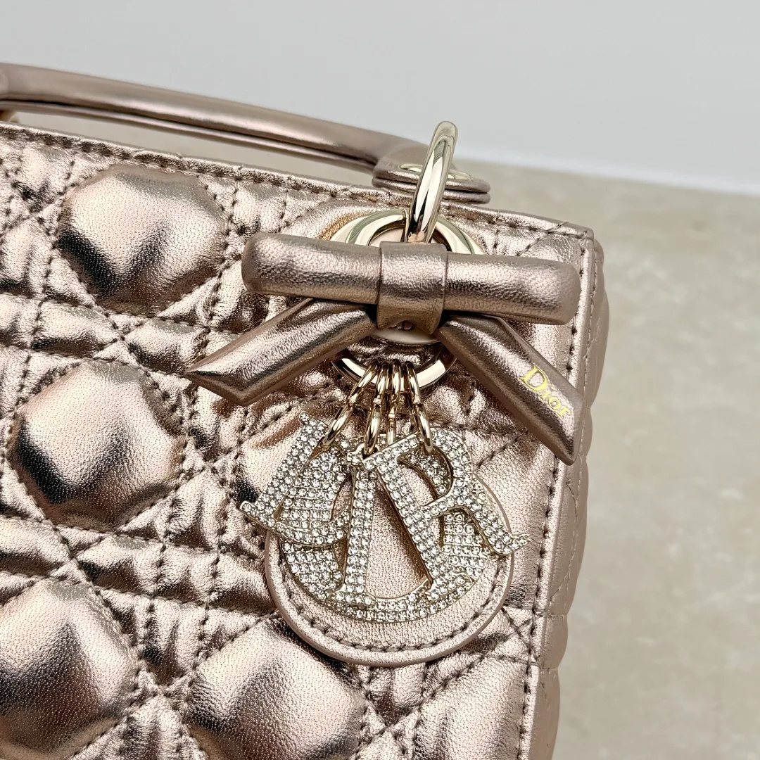 Классические Сумки Женские Christian Dior 18116226