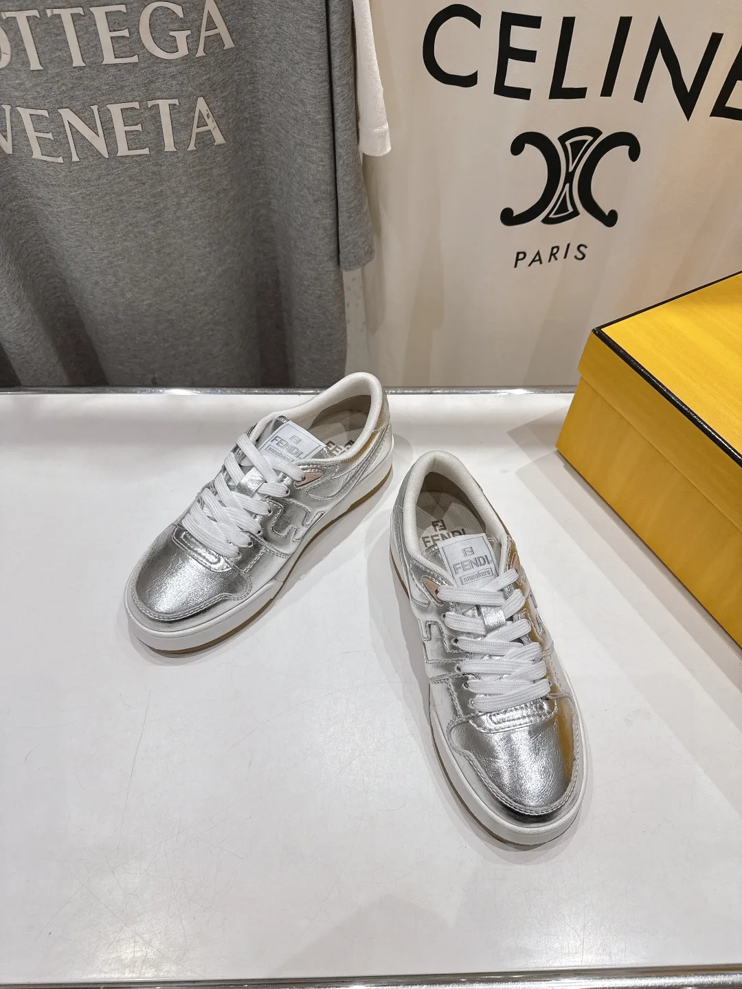 Кроссовки Женские Fendi 17908434