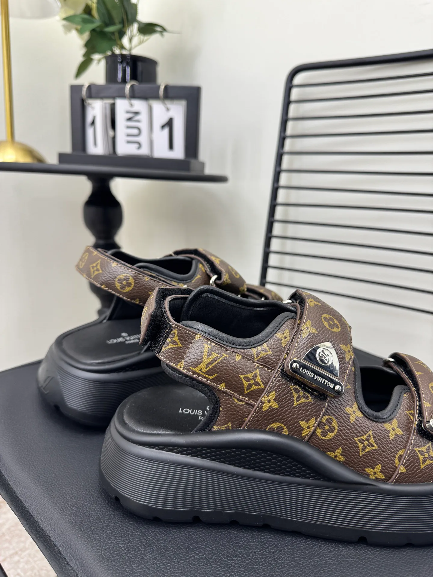 Сандалии Женские Louis Vuitton 11055246
