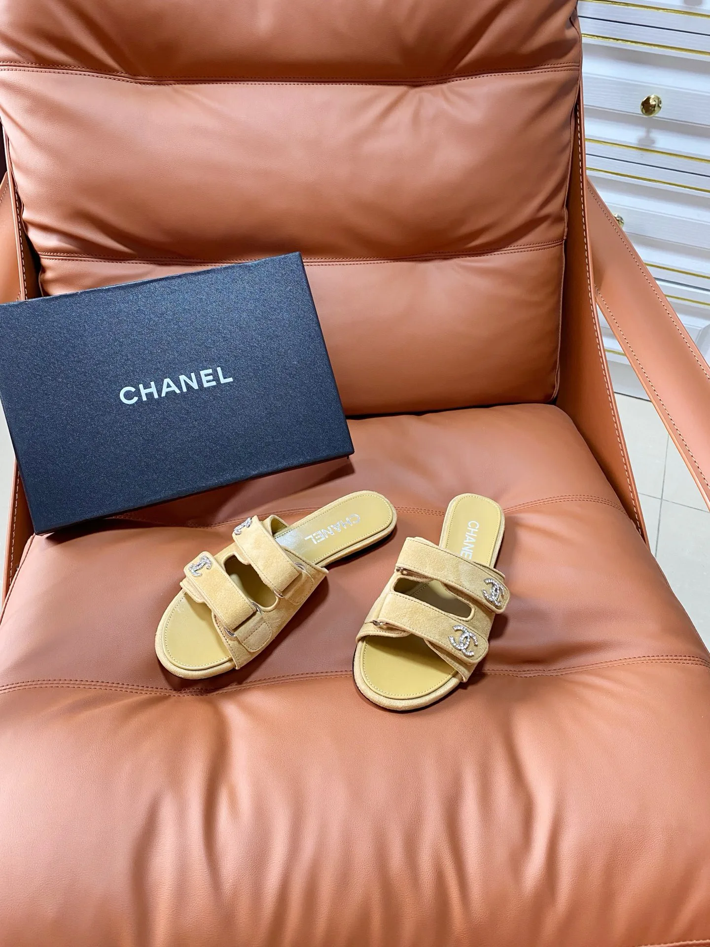 Шлепанцы Женские Chanel 13454358