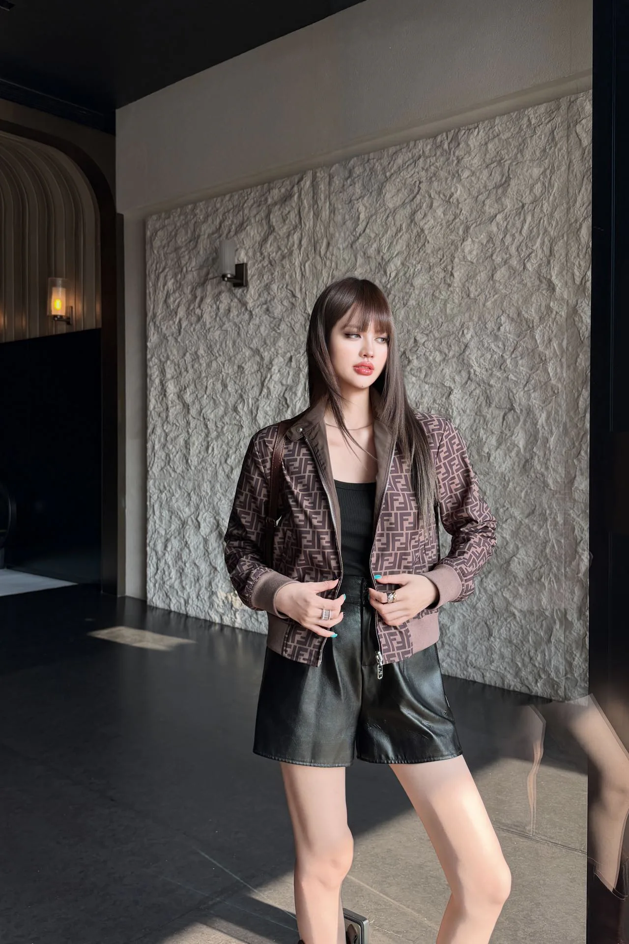 Куртки И Пуховики Женские Fendi 18348247