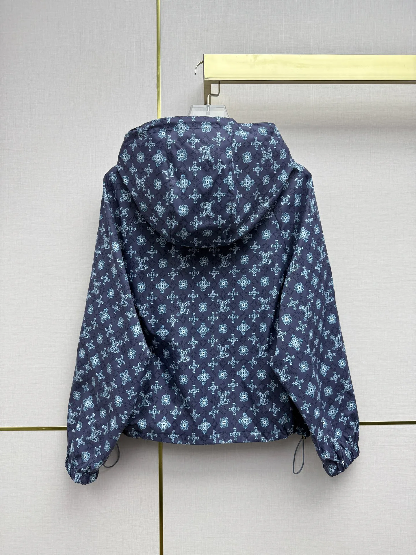 Куртки И Пуховики Женские Louis Vuitton 12868374