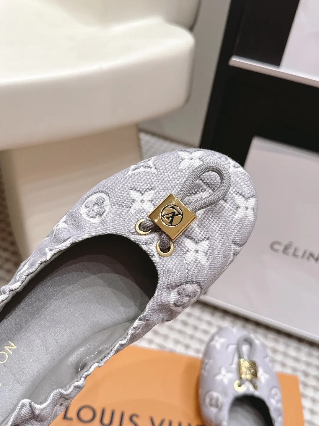 Балетки Женские Louis Vuitton 17421356
