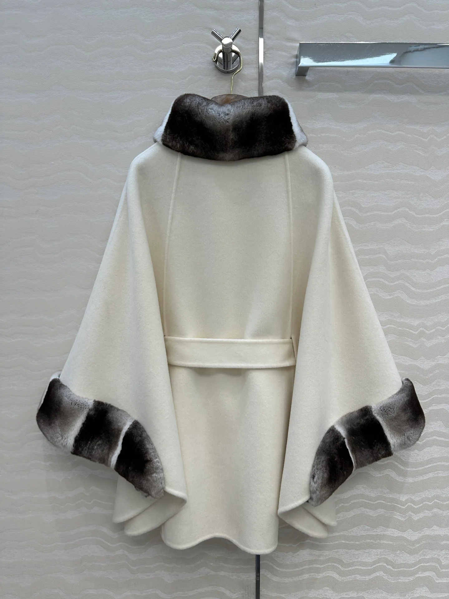 Пальто Женские Loro Piana 18635443