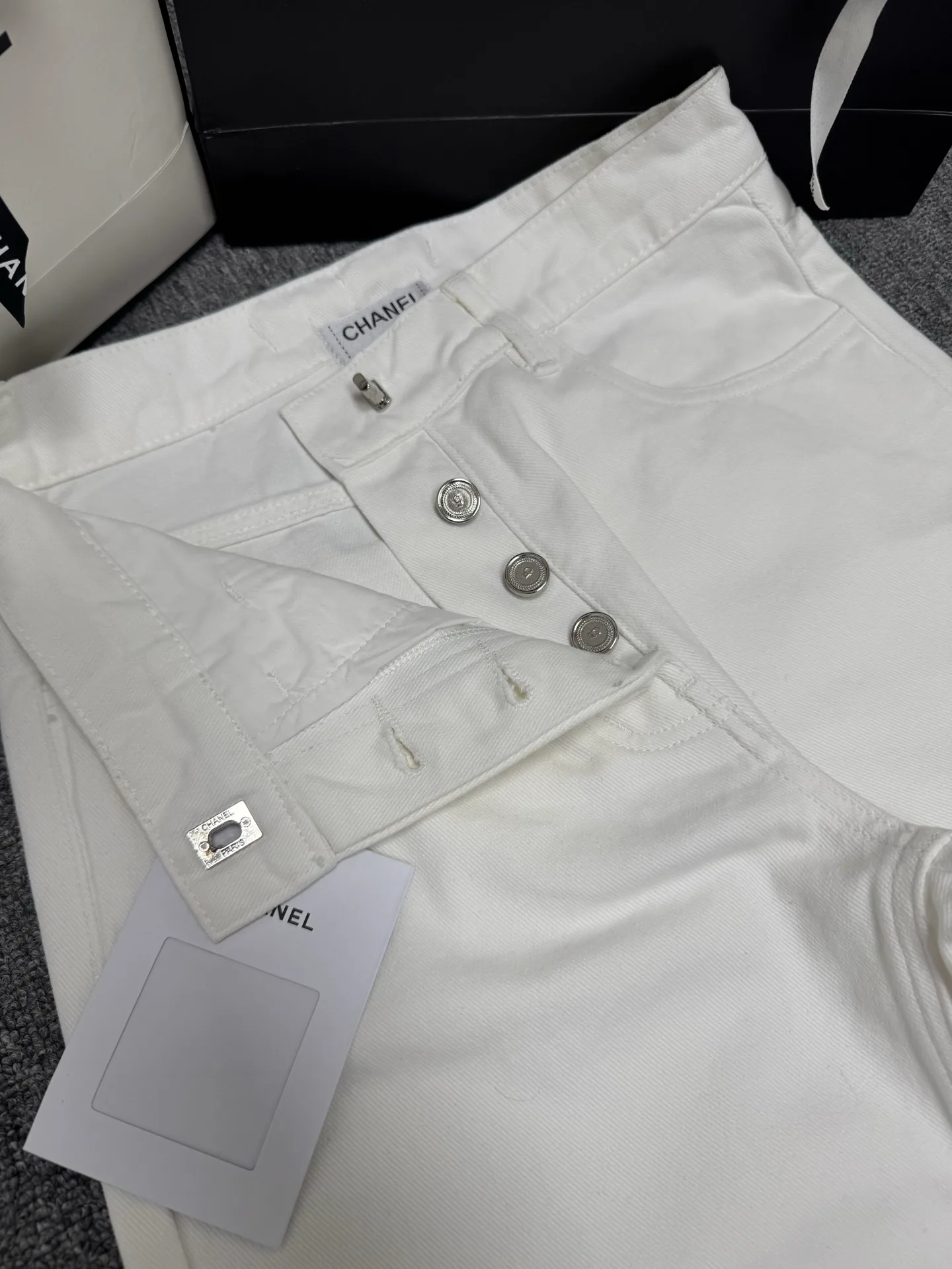 Джинсы Женские Chanel 12705564