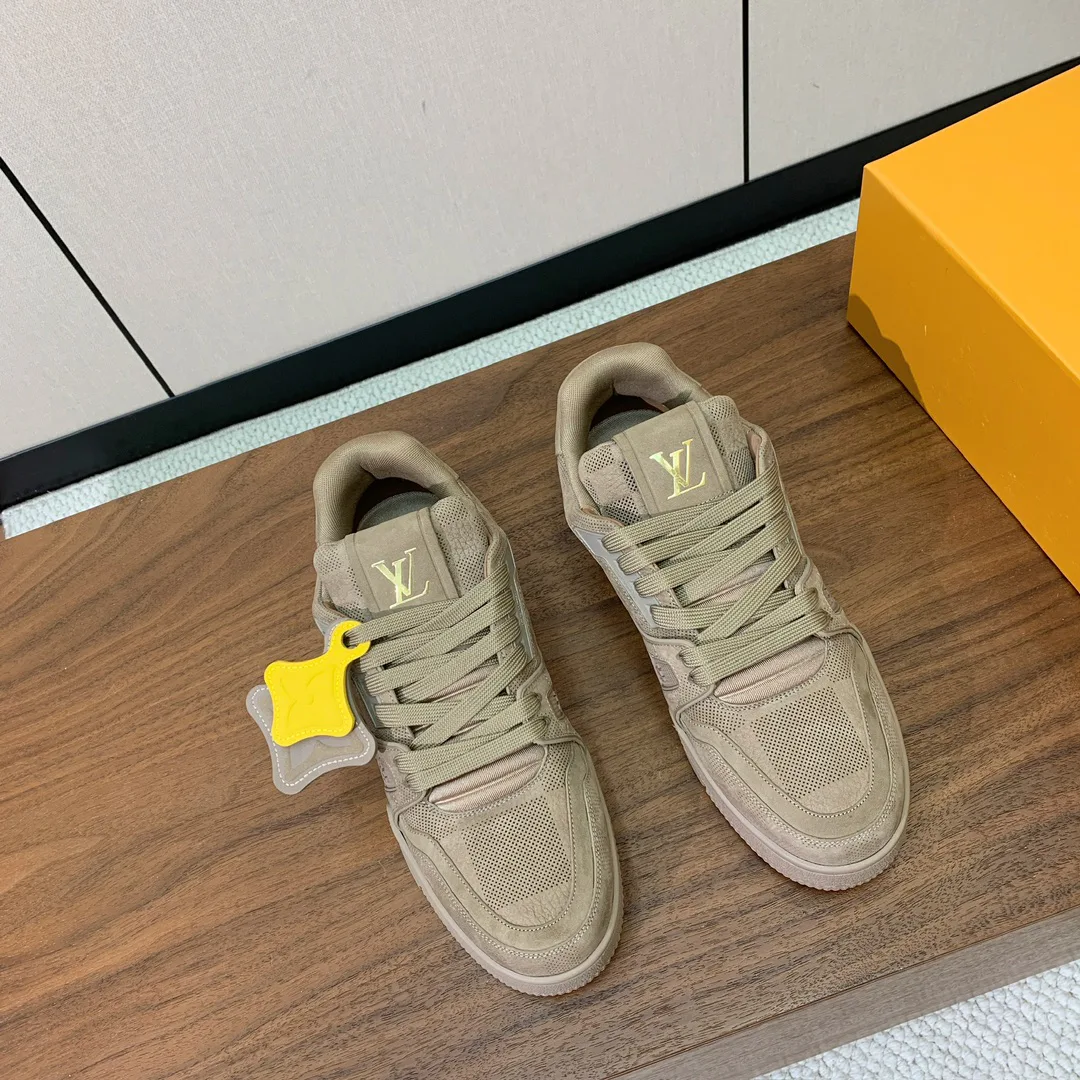 Кроссовки Женские Louis Vuitton 10236190
