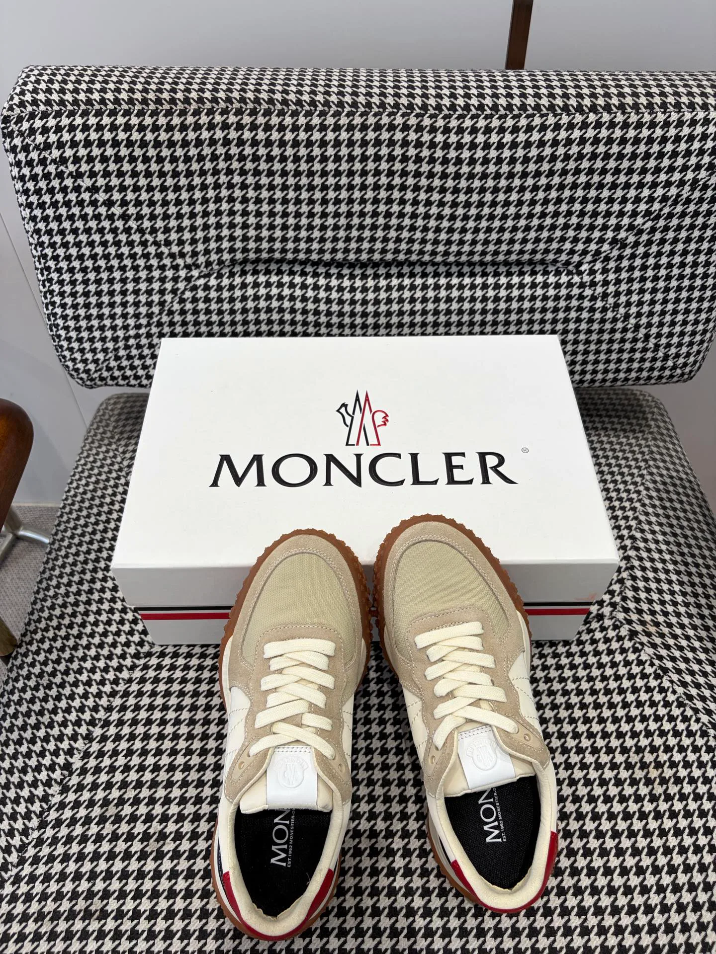 Кроссовки Женские Moncler 19081254