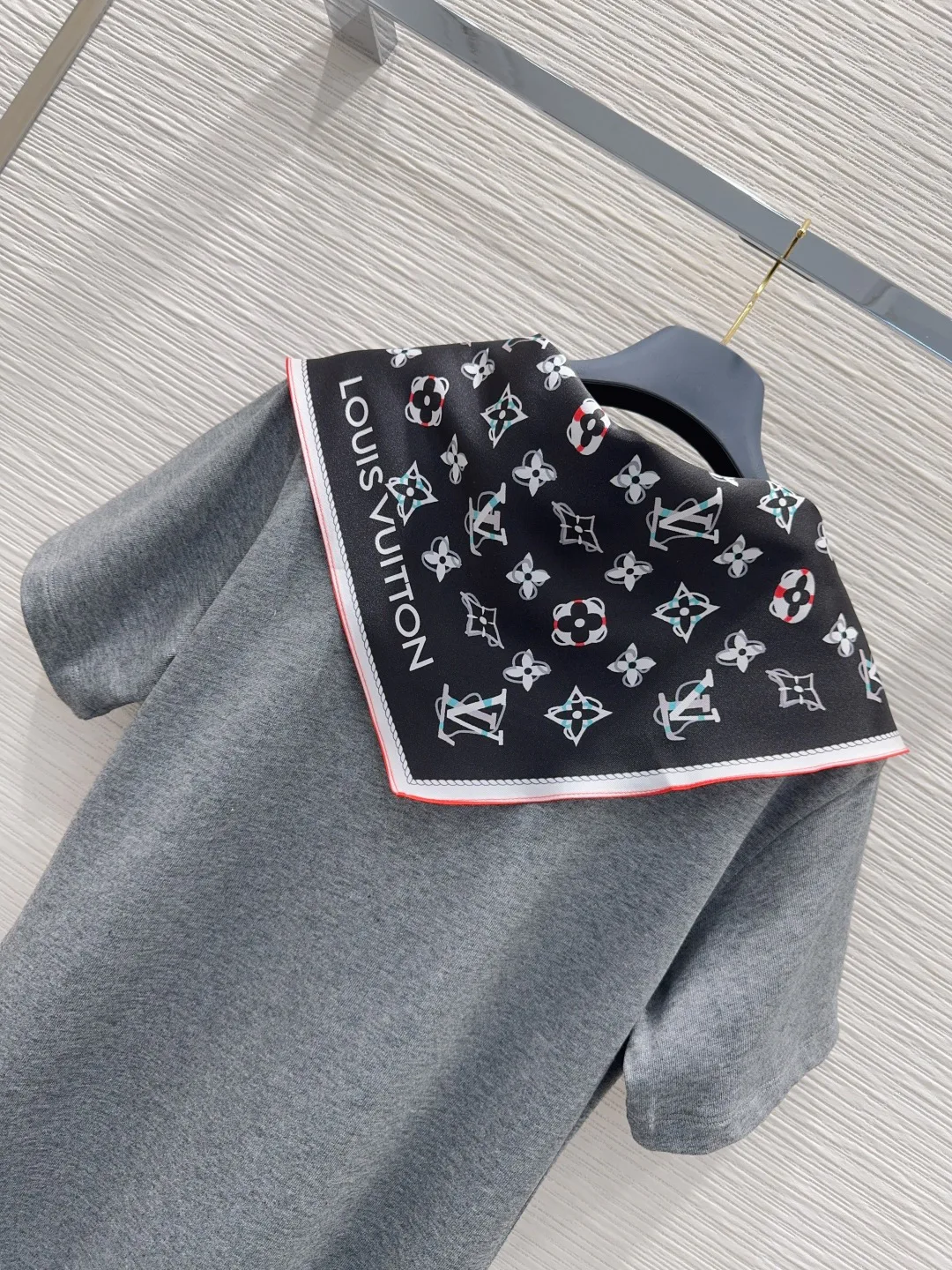 Футболки Женские Louis Vuitton 13153936