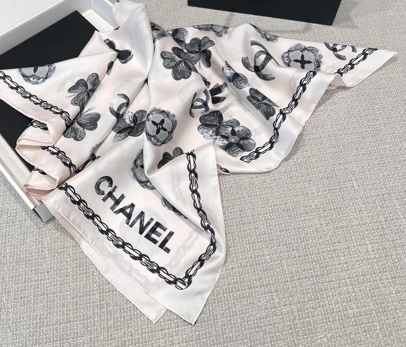 Платки Chanel 11503719