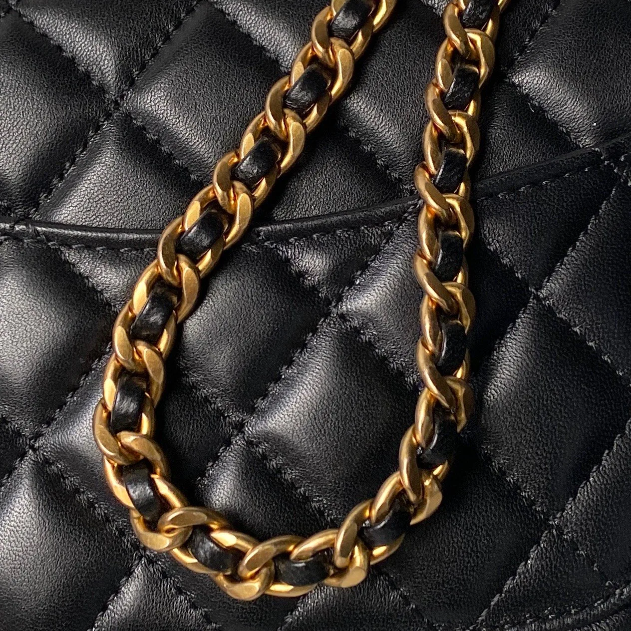 Классические Сумки Женские Chanel 18207737
