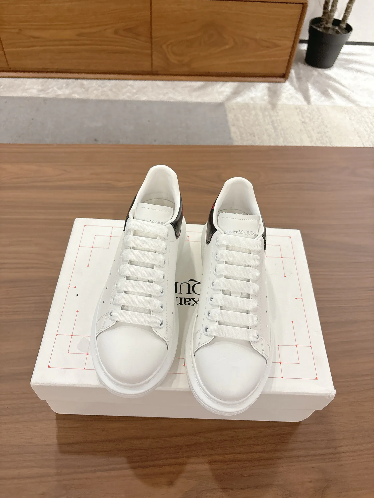 Кроссовки Женские Alexander Mcqueen 11561341