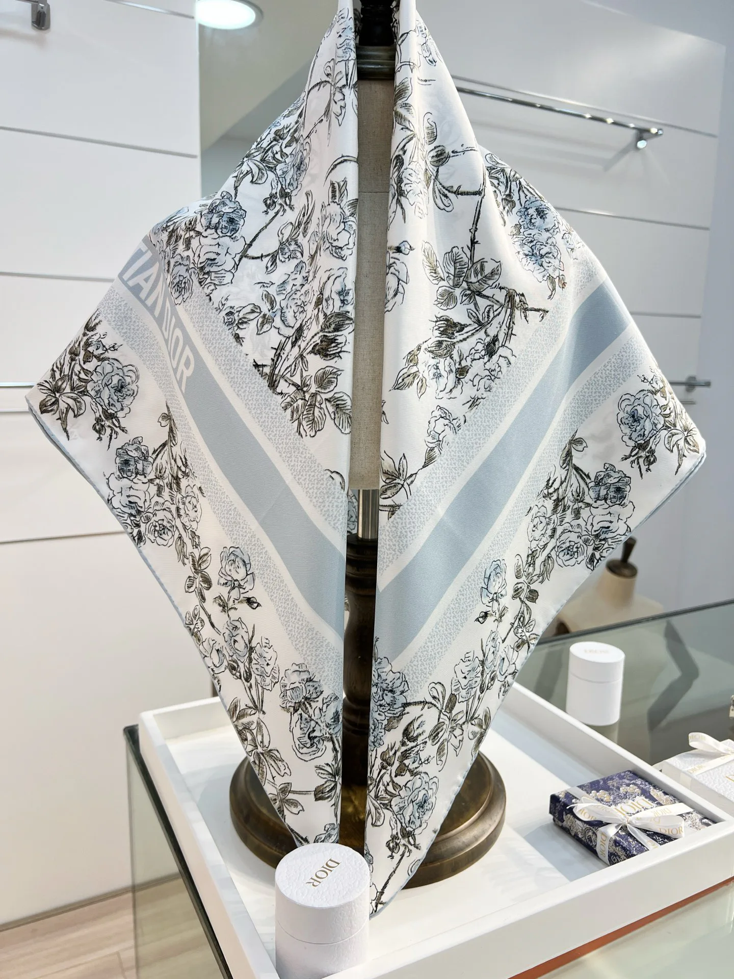 Шарфы Christian Dior 577717