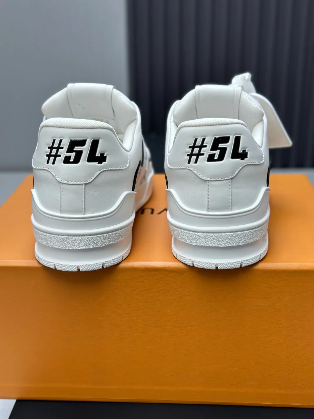 Кроссовки Женские Louis Vuitton 153029