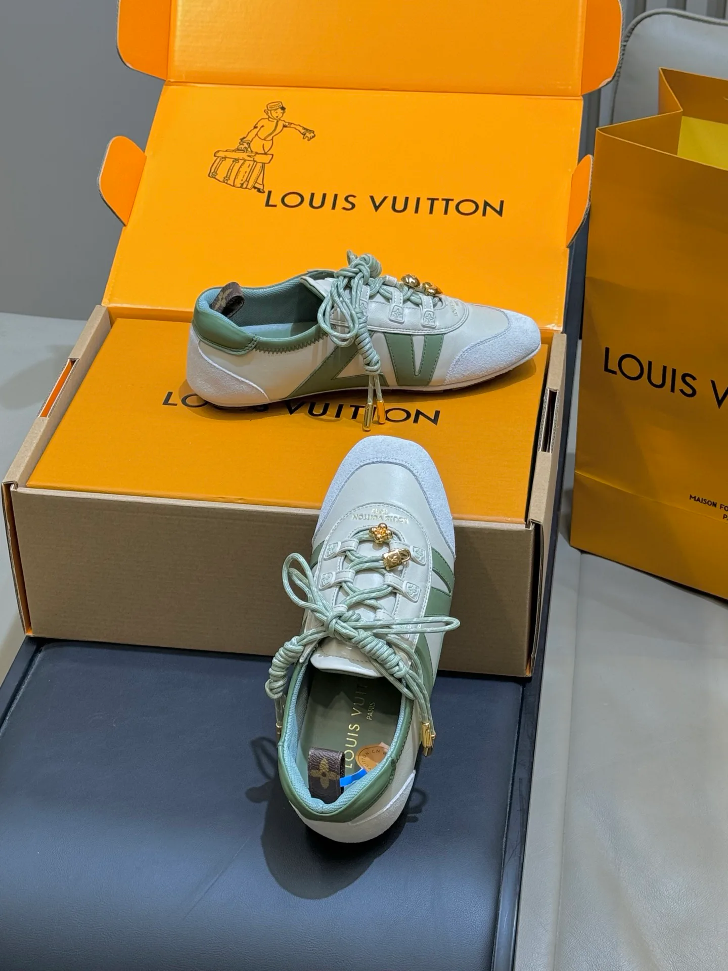 Кроссовки Женские Louis Vuitton 1130763