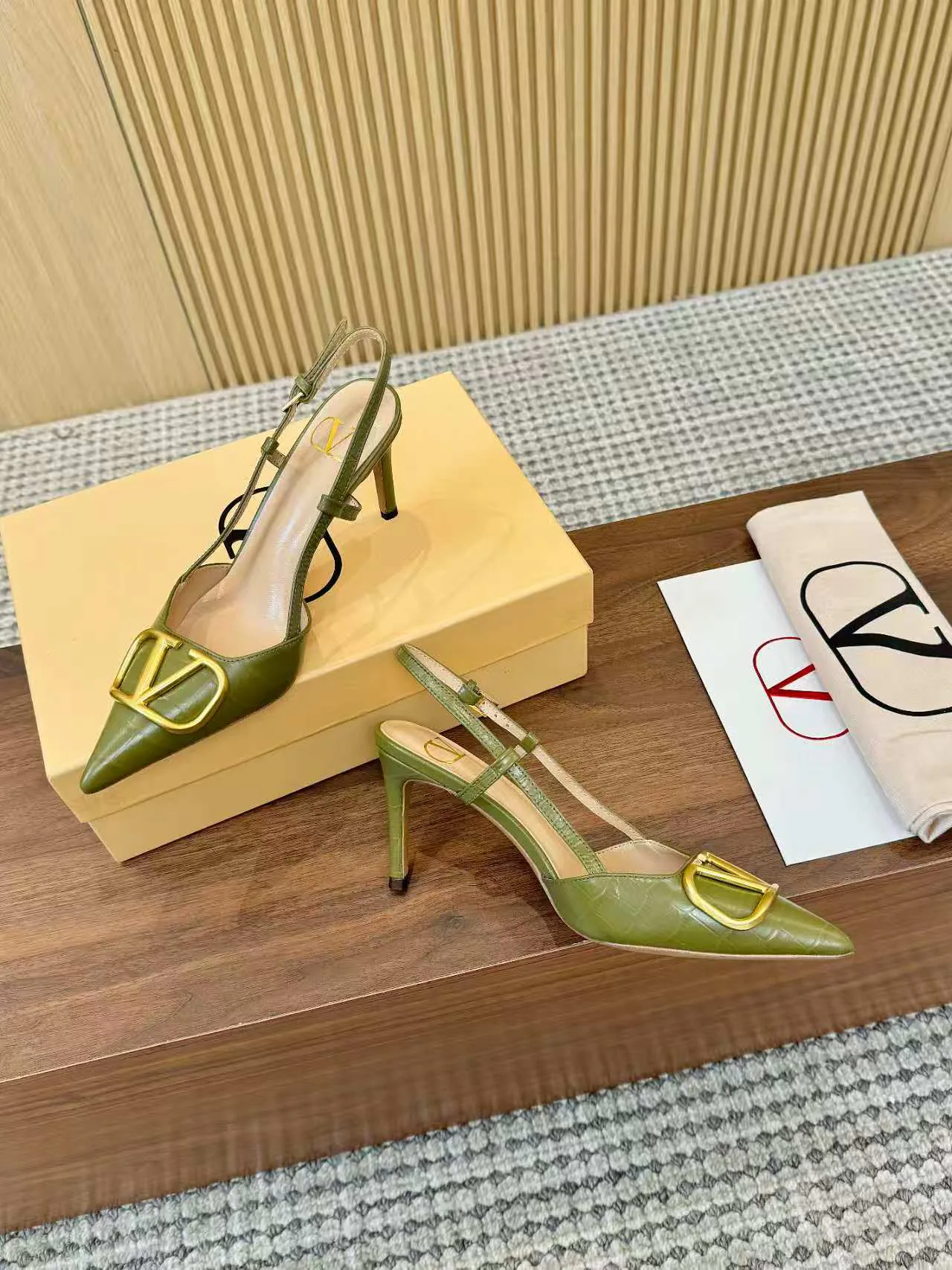 Босоножки Женские Valentino 12156370