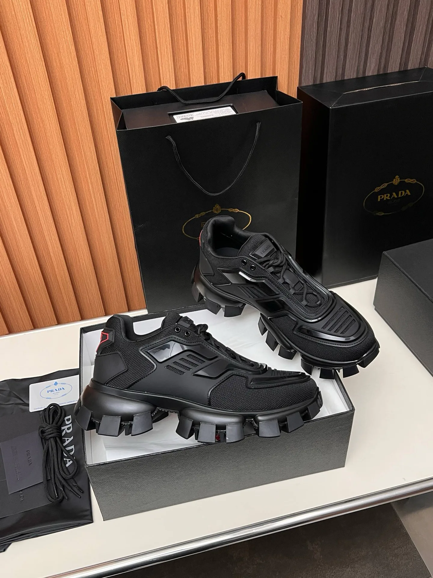Кроссовки Женские Prada 17955145