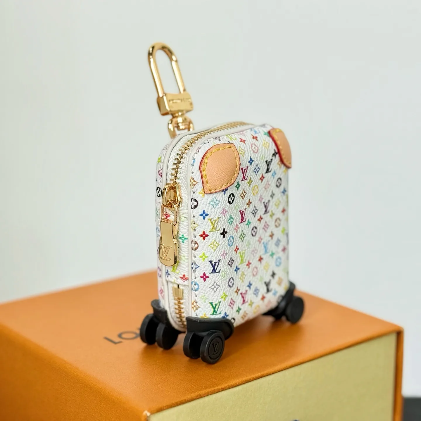 Ключницы Louis Vuitton 17897116