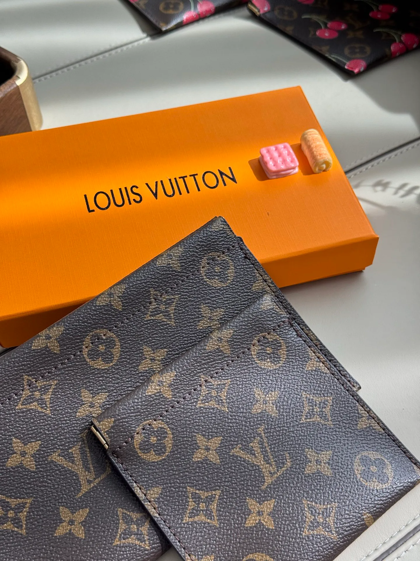 Клатчи Женские Louis Vuitton 18429620