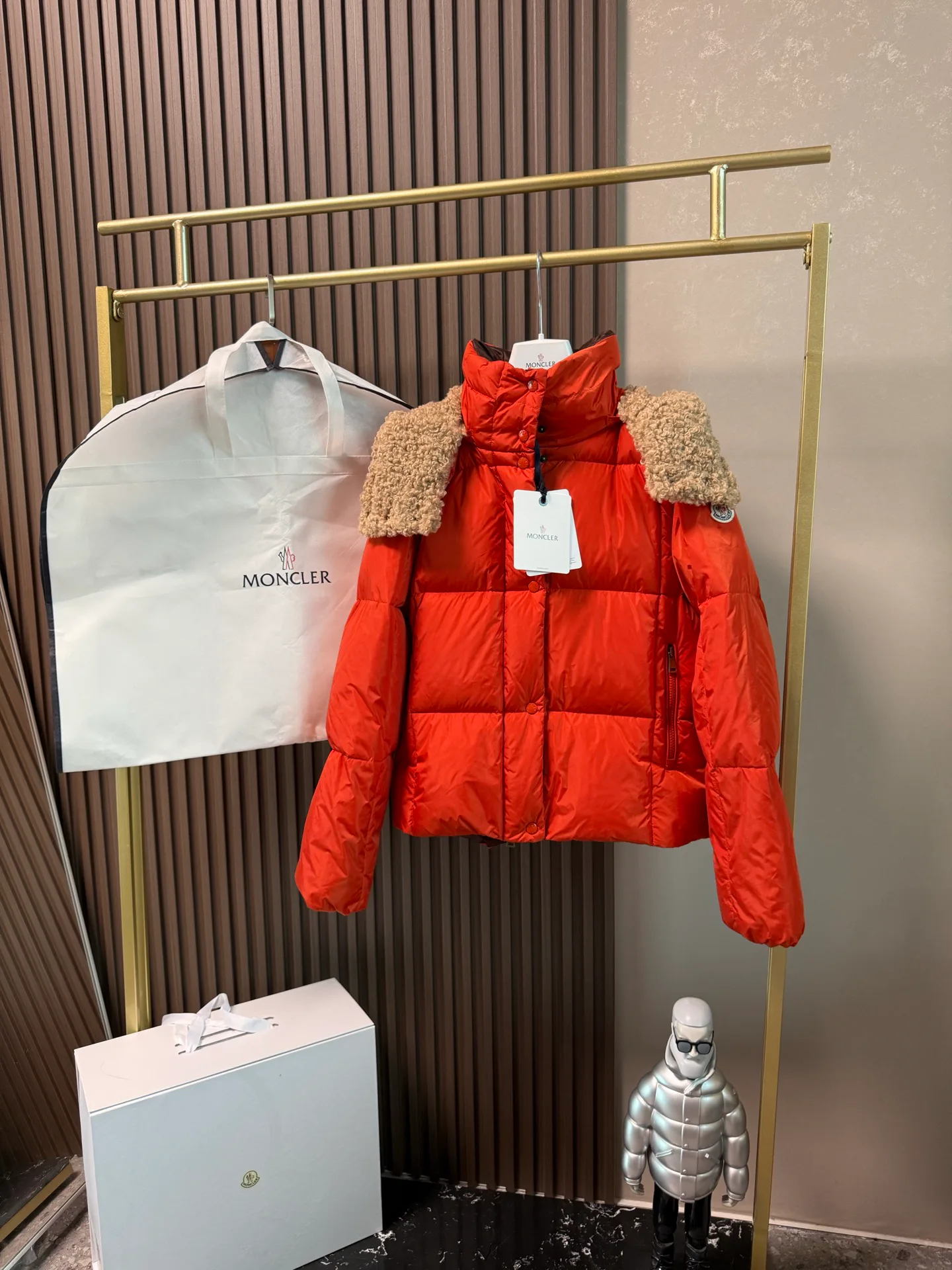 Куртки И Пуховики Женские Moncler 18825235