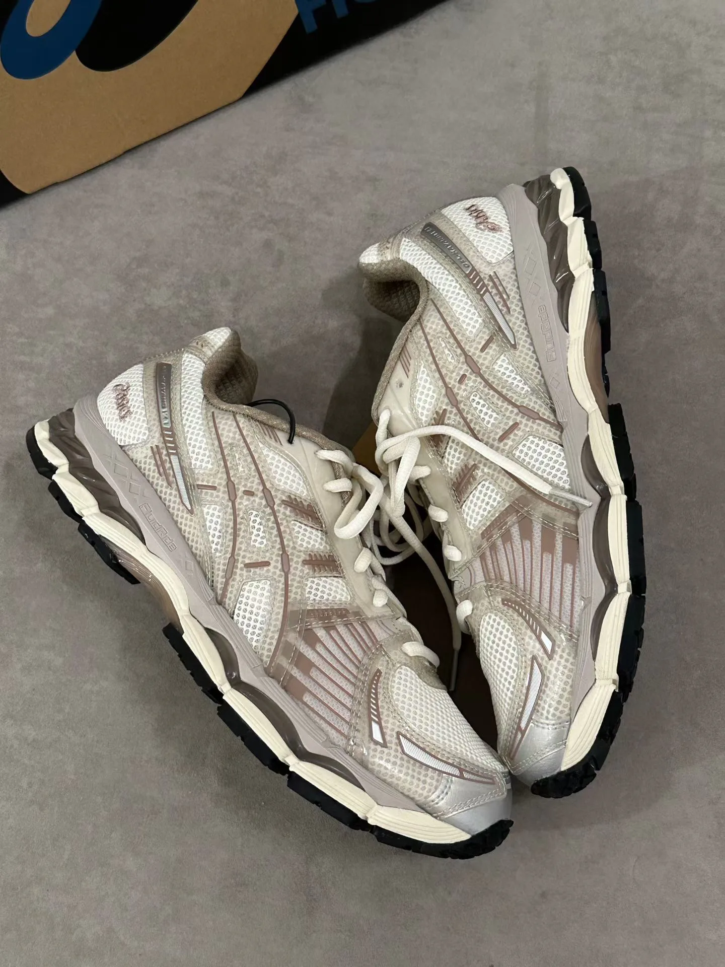 Кроссовки Женские Asics 17065412