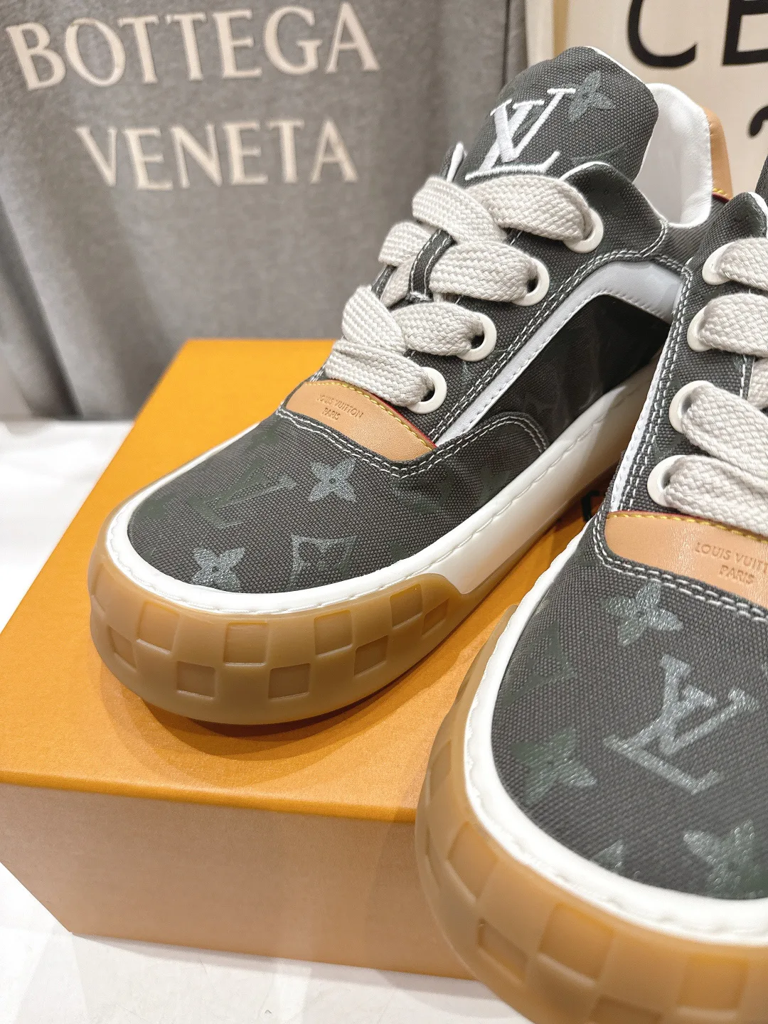 Кроссовки Женские Louis Vuitton 5020376